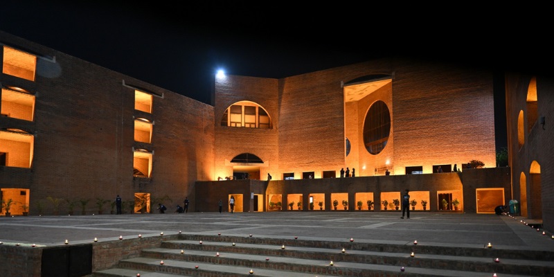 (IIM) Ahmedabad